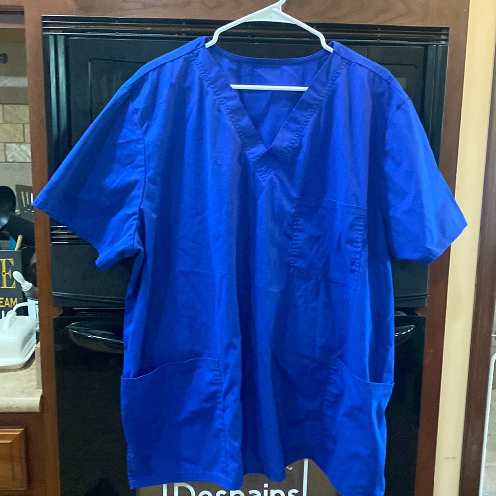 Scrub set